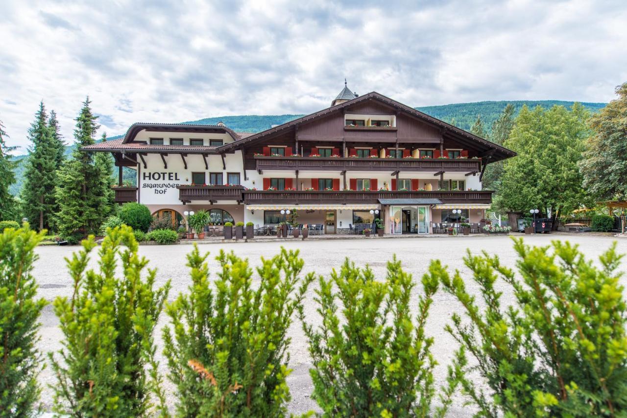 Hotel Sigmunderhof Chienes Exterior foto